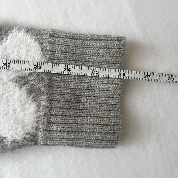 ZEUI Women’s Grey Crewneck Sweater Fuzzy Floral Accents Size Large Cozy Soft - Picture 16 of 16